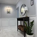 Cozy & Free Parking Family Friendly Апартаменты