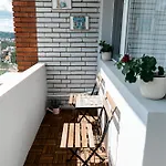 Cozy & Free Parking Family Friendly Апартаменты *