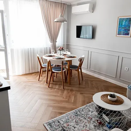 Апартаменты Cozy & Free Parking Family Friendly
