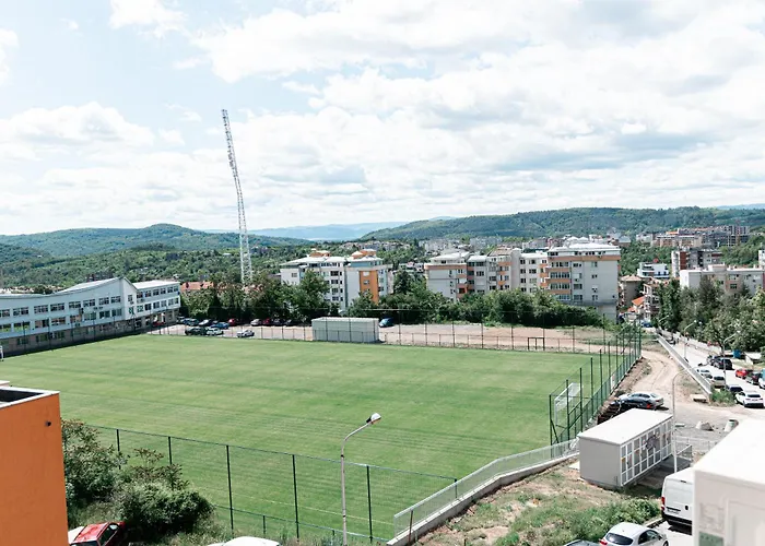 Cozy Stay, Free Parking, Quiet Nights * Veliko Tŭrnovo